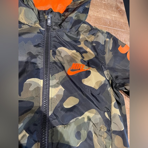 Nike Boys JUST DO IT Windbreaker Army Camo Print - Picture 2 of 6